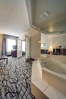 Monte Carlo Inn Oakville Suites