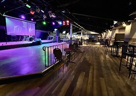 Travelodge by Wyndham Winnipeg Airport