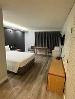 Travelodge by Wyndham Winnipeg Airport