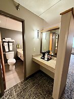 Best Western Plus Kelly Inn