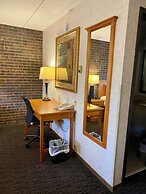 Best Western Plus Kelly Inn