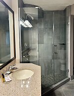 Best Western Plus Kelly Inn
