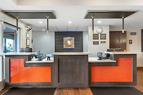 Comfort Inn & Suites Sacramento - University Area