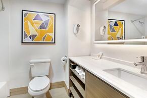 Comfort Inn & Suites Sacramento - University Area