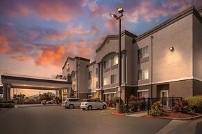 Comfort Inn & Suites Sacramento - University Area