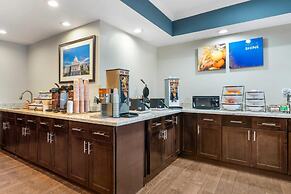 Comfort Inn & Suites Sacramento - University Area