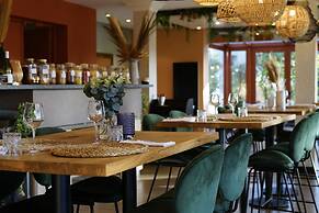 Quintessia Resort