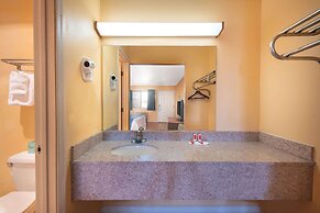 Travelodge by Wyndham Kingman