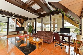 Econo Lodge - Perry National Fair Ground Area