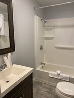 Econo Lodge At The Falls North