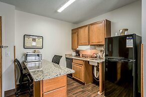 MainStay Suites Cedar Rapids North - Marion