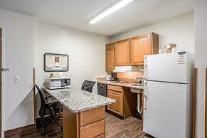 MainStay Suites Cedar Rapids North - Marion