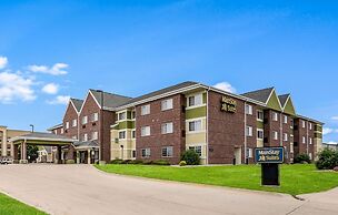 MainStay Suites Cedar Rapids North - Marion
