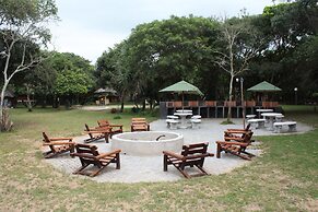 Gooderson Dumazulu Lodge & Traditional Village