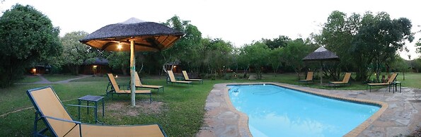 Gooderson Dumazulu Lodge & Traditional Village