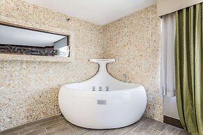 The Leo Collection Detroit, Ascend Hotel Collection