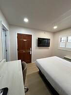 Nob Hill Motor Inn