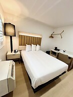 Nob Hill Motor Inn