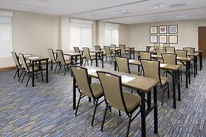 Holiday Inn Express & Suites Baltimore - BWI Airport North by IHG