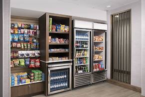 Holiday Inn Express & Suites Baltimore - BWI Airport North by IHG