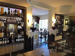 Eden Hotel