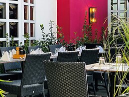 Eden Hotel