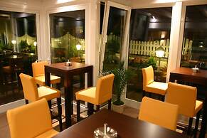 Eden Hotel