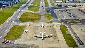 London Croydon Aerodrome Hotel, BW Signature Collection