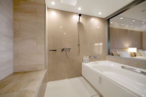 Kobe MerikenPark Oriental Hotel