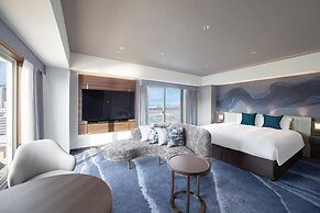 Kobe MerikenPark Oriental Hotel