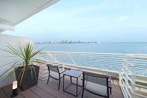 Kobe MerikenPark Oriental Hotel