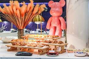 Dong Fang Hotel Guangzhou