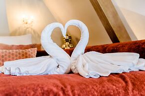 Luxury Vintage Hotel Villa Beukenhof