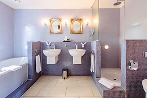 Luxury Vintage Hotel Villa Beukenhof