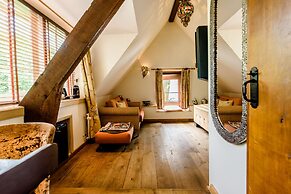 Luxury Vintage Hotel Villa Beukenhof