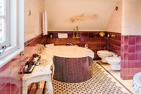 Luxury Vintage Hotel Villa Beukenhof