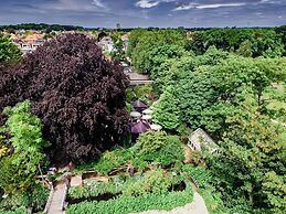Luxury Vintage Hotel Villa Beukenhof