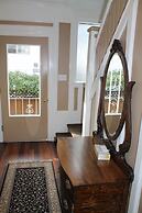 James Bay Inn Hotel & Suites