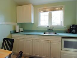 James Bay Inn Hotel & Suites