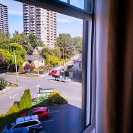 James Bay Inn Hotel & Suites