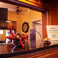 James Bay Inn Hotel & Suites