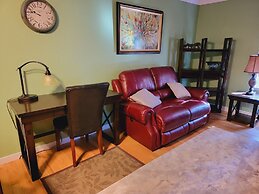 James Bay Inn Hotel & Suites