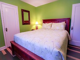 James Bay Inn Hotel & Suites