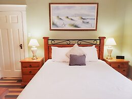 James Bay Inn Hotel & Suites
