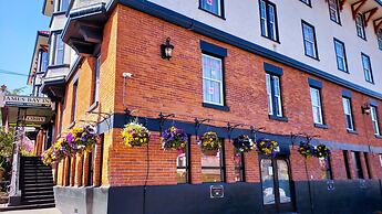 James Bay Inn Hotel & Suites