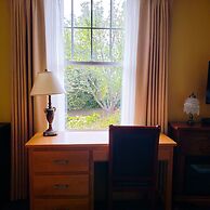 James Bay Inn Hotel & Suites