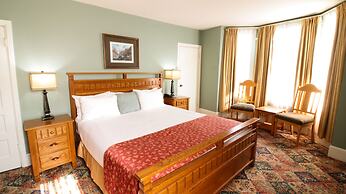 James Bay Inn Hotel & Suites