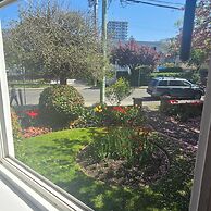 James Bay Inn Hotel & Suites