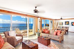 Whalers Cove Oceanfront Resort