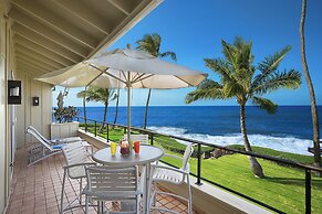 Whalers Cove Oceanfront Resort